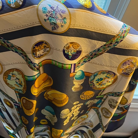 Hermès Multicolor Silk ‘Petit Main’.  By Caty Latham Scarf.  35” - Picture 12 of 16